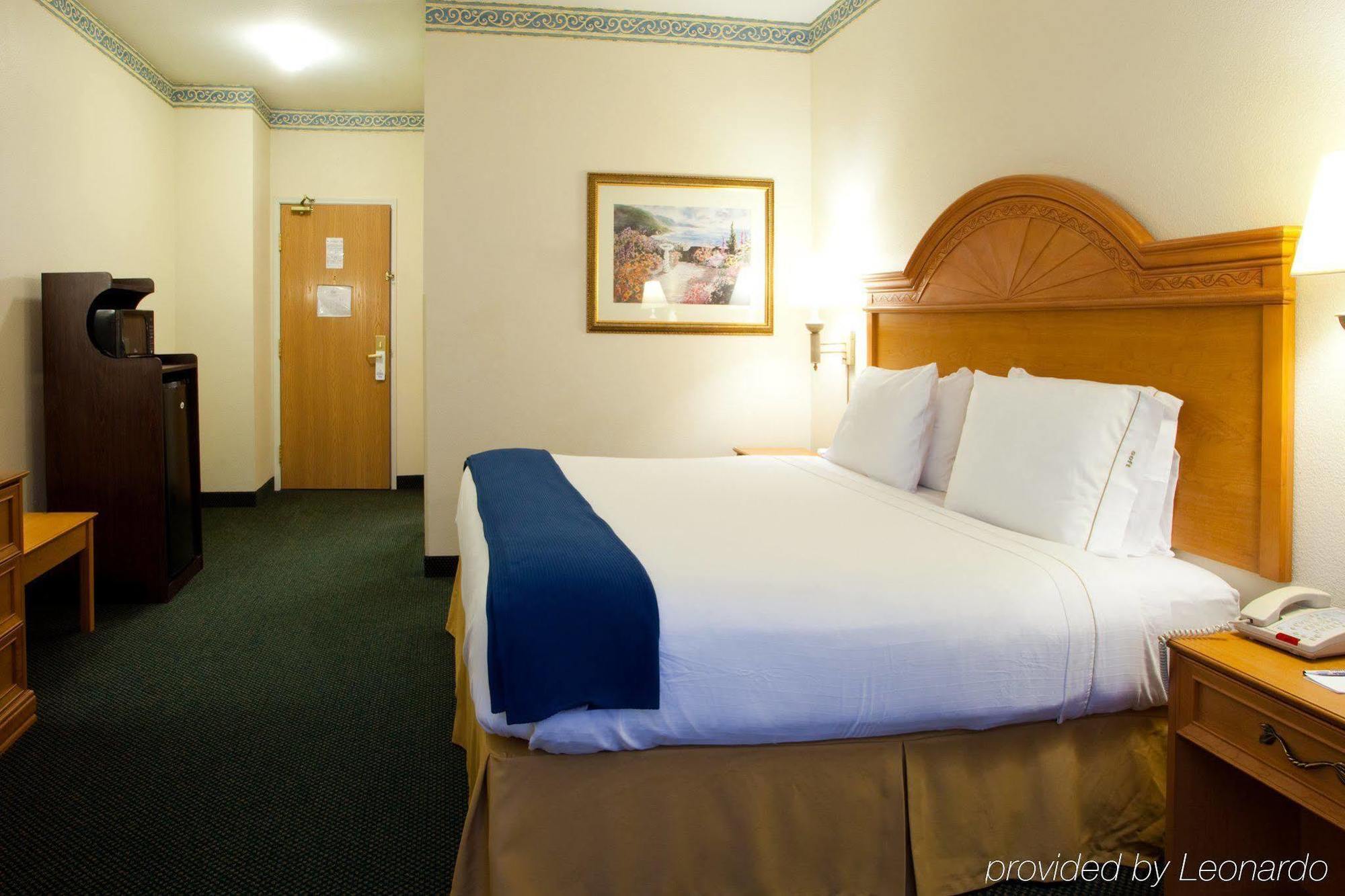 Holiday Inn Express Hotel & Suites Jacksonville-Blount Island By Ihg Номер фото