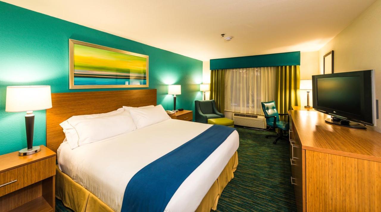 Holiday Inn Express Hotel & Suites Jacksonville-Blount Island By Ihg Номер фото